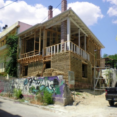 Στο Βόλο το πρώτο σπίτι από αχυροπηλό με οικοδομική άδεια